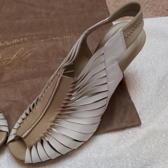 Donald Pliner Leather Peeps - Picture 3 of 8